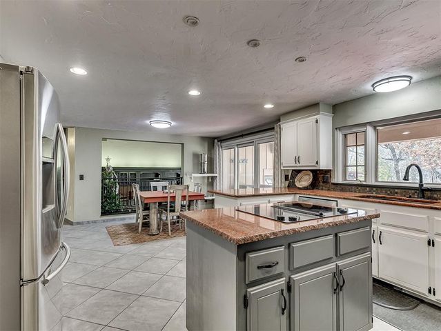 1909 N Mistletoe Lane, Edmond, OK 73034