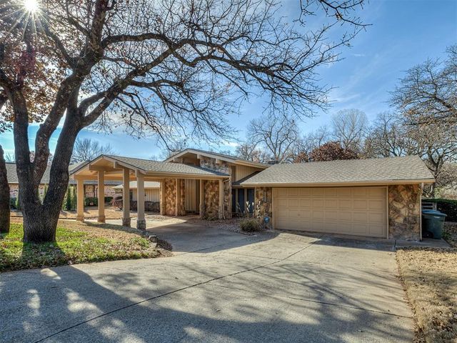 1909 N Mistletoe Lane, Edmond, OK 73034