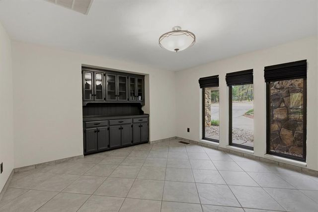 1909 N Mistletoe Lane, Edmond, OK 73034