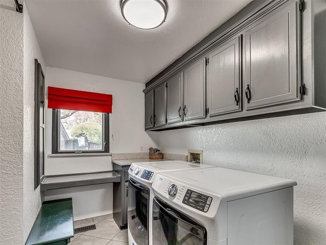 1909 N Mistletoe Lane, Edmond, OK 73034