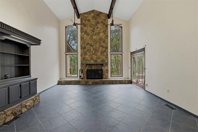 1909 N Mistletoe Lane, Edmond, OK 73034