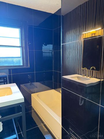 1100 Carolina Avenue, Cincinnati, OH 45237