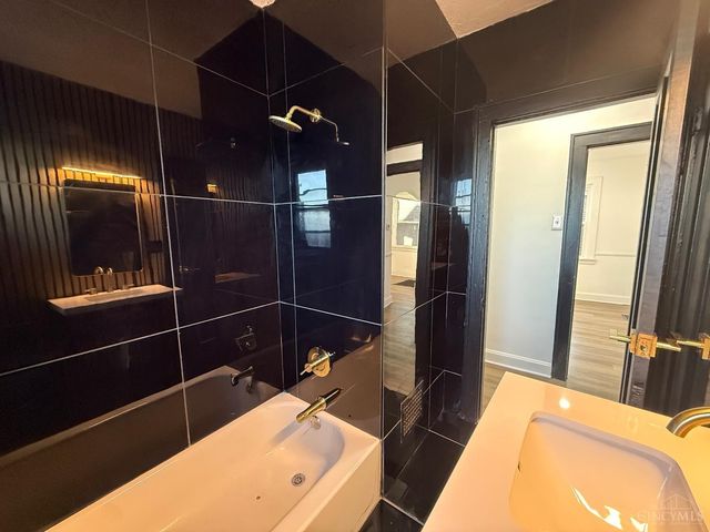 1100 Carolina Avenue, Cincinnati, OH 45237