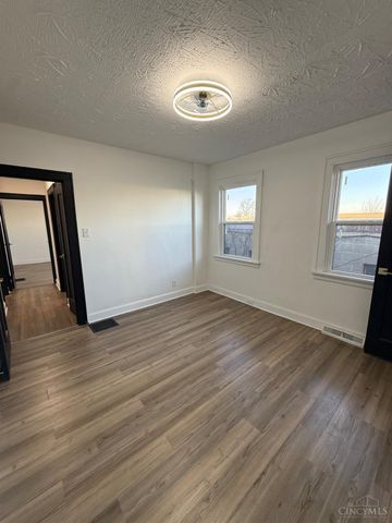 1100 Carolina Avenue, Cincinnati, OH 45237