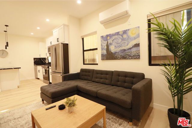 9024 Phyllis Avenue D, West Hollywood, CA 90069