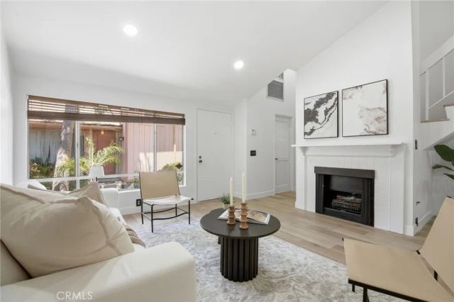 3342 Elm Avenue 26, Long Beach, CA 90807