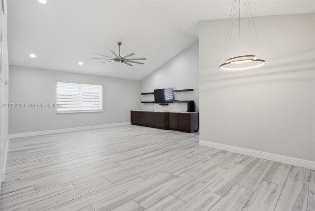 8230 SW 55th Ct, Davie, FL 33328