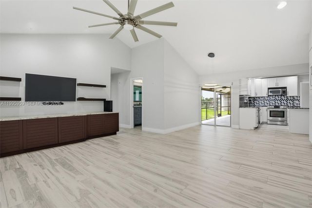 8230 SW 55th Ct, Davie, FL 33328