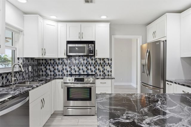 8230 SW 55th Ct, Davie, FL 33328