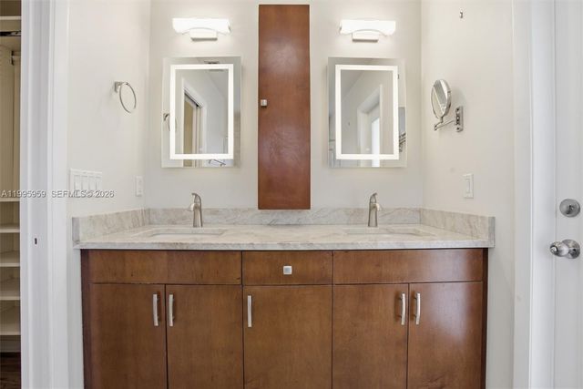 8230 SW 55th Ct, Davie, FL 33328