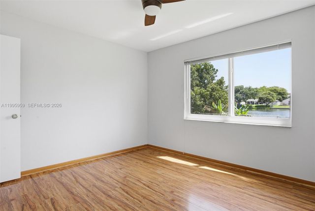 8230 SW 55th Ct, Davie, FL 33328