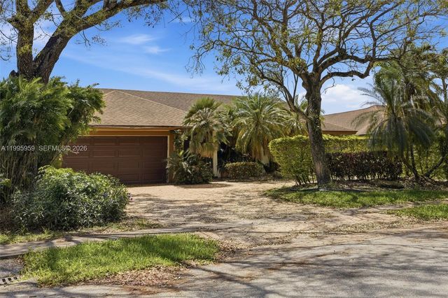 8230 SW 55th Ct, Davie, FL 33328