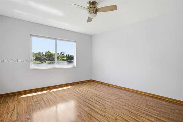 8230 SW 55th Ct, Davie, FL 33328