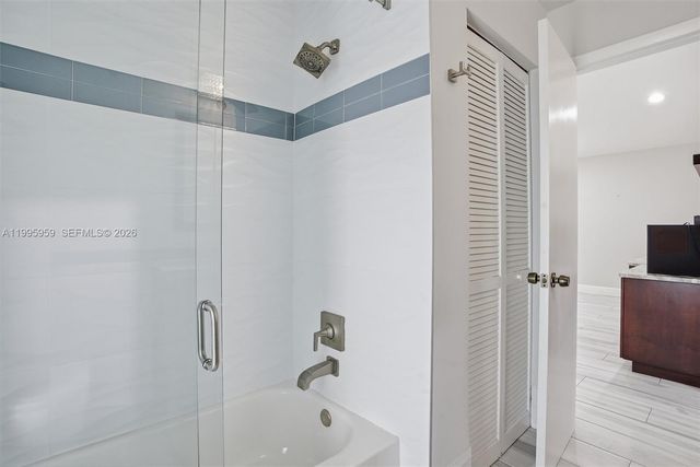 8230 SW 55th Ct, Davie, FL 33328