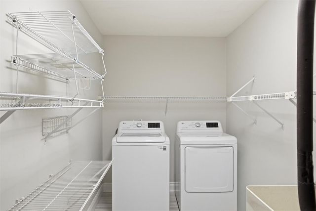 8230 SW 55th Ct, Davie, FL 33328