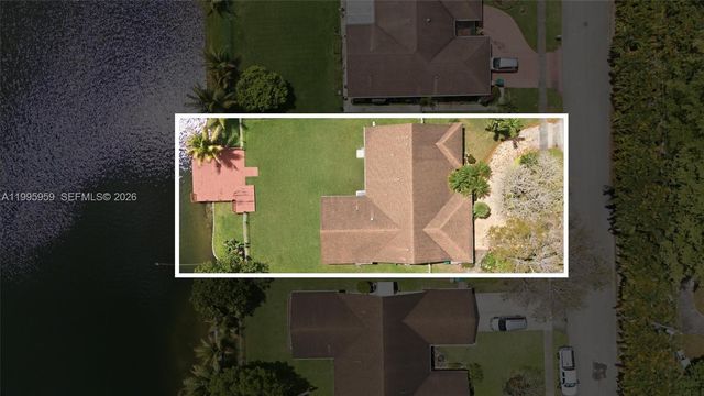 8230 SW 55th Ct, Davie, FL 33328