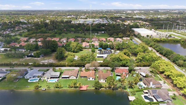 8230 SW 55th Ct, Davie, FL 33328