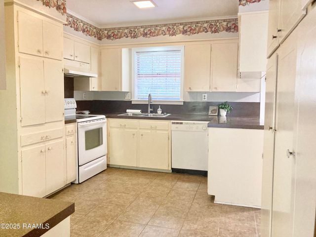 416 Orangewood Drive, Lafayette, LA 70503