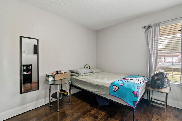 1910 E Navaho Trail, Katy, TX 77449