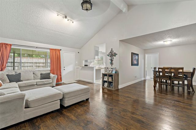 1910 E Navaho Trail, Katy, TX 77449