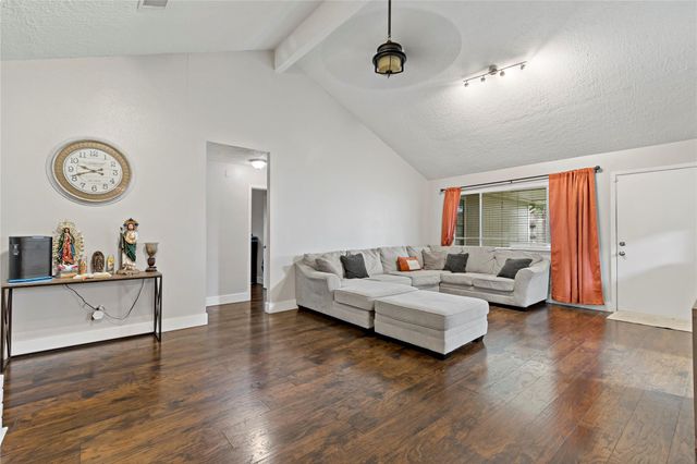 1910 E Navaho Trail, Katy, TX 77449