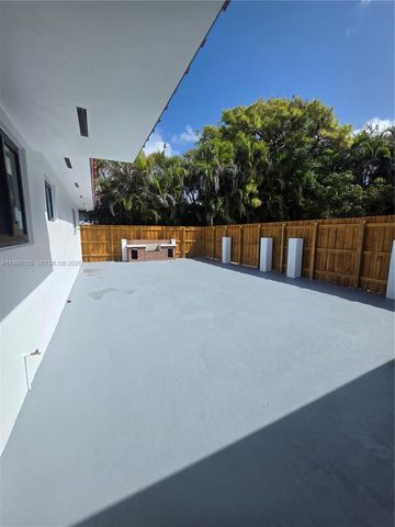 443 NW 23rd Pl 0, Miami, FL 33125