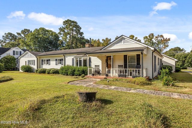 5980 May Boulevard, Farmville, NC 27828