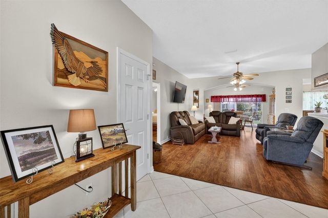 21811 KING HENRY AVENUE, Leesburg, FL 34748