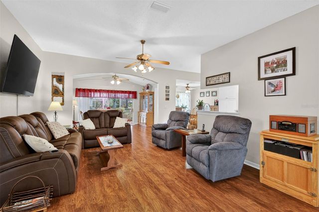 21811 KING HENRY AVENUE, Leesburg, FL 34748