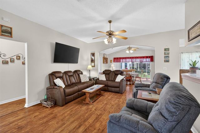 21811 KING HENRY AVENUE, Leesburg, FL 34748