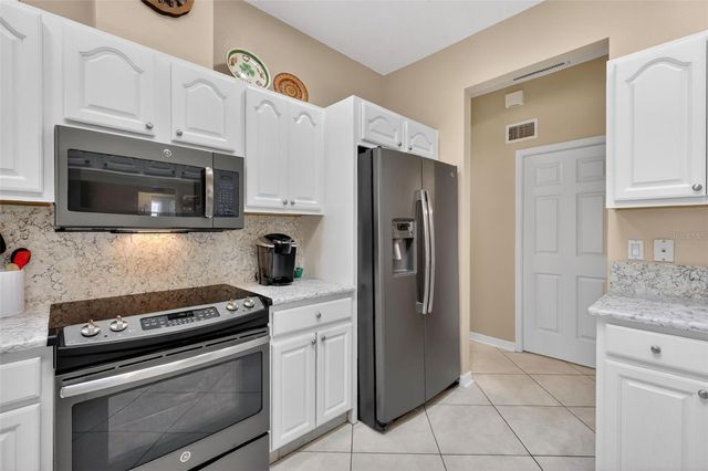 21811 KING HENRY AVENUE, Leesburg, FL 34748