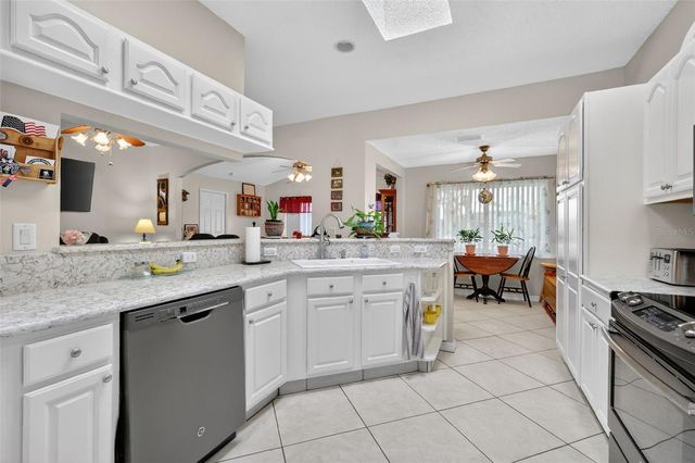 21811 KING HENRY AVENUE, Leesburg, FL 34748