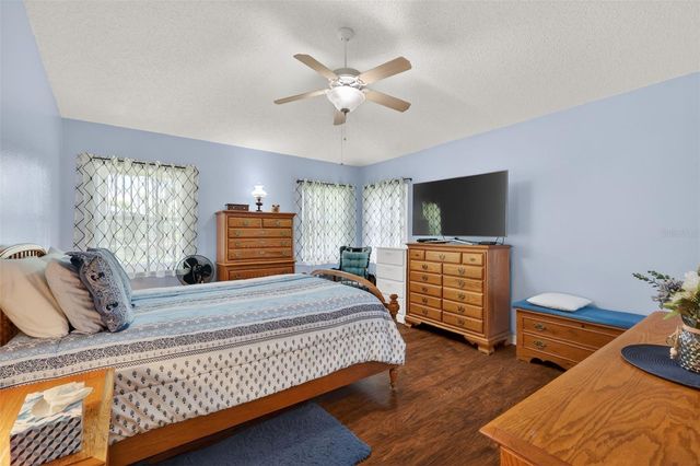 21811 KING HENRY AVENUE, Leesburg, FL 34748