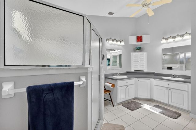 21811 KING HENRY AVENUE, Leesburg, FL 34748