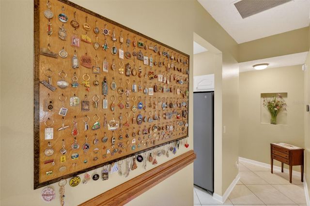 21811 KING HENRY AVENUE, Leesburg, FL 34748