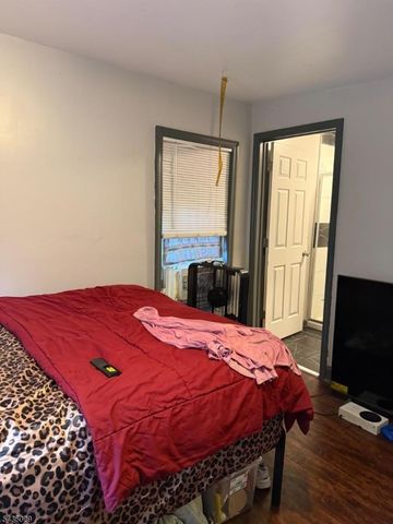 9 White Ter, Newark City, NJ 07108
