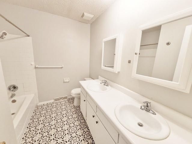313 SE Alice Street, Blue Springs, MO 64014