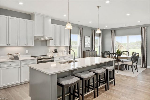 210 Miriam DR, Moyock, NC 27958