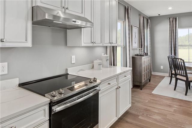 210 Miriam DR, Moyock, NC 27958