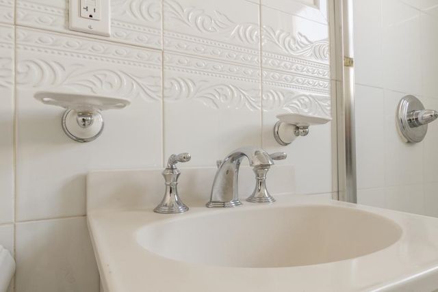 9014 NEW YORK AVE, North Bergen, NJ 07047