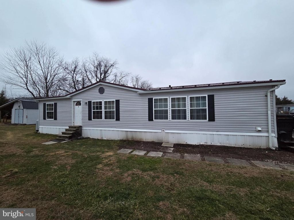 Image 1 of property listing at 14 JUNCTION RD, Millersburg, PA 17061
