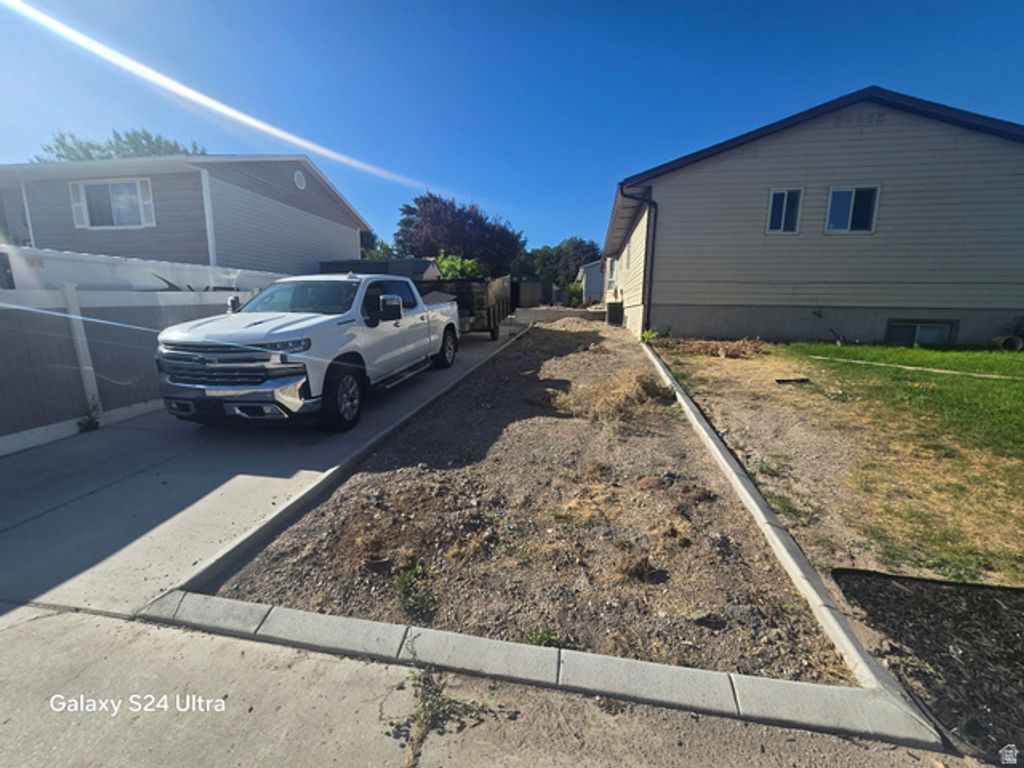 4627 S SOLANO CIR, West Valley City, UT 84120 — photo 4