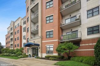 14 S Prospect Street 508, Roselle, IL 60172