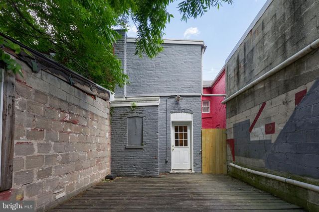 630 N MARKET ST, Lancaster, PA 17603