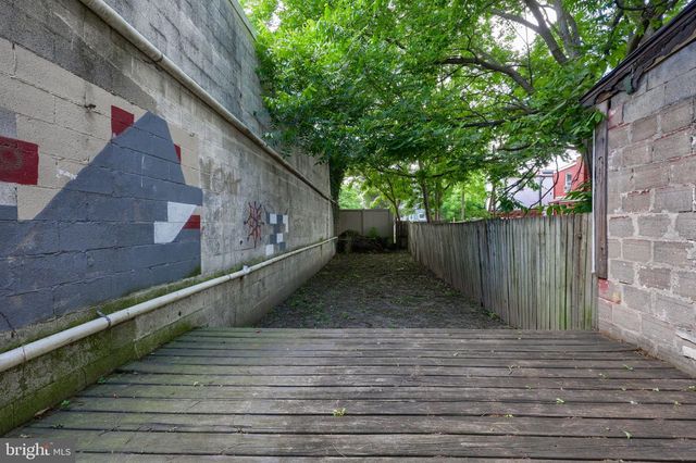 630 N MARKET ST, Lancaster, PA 17603