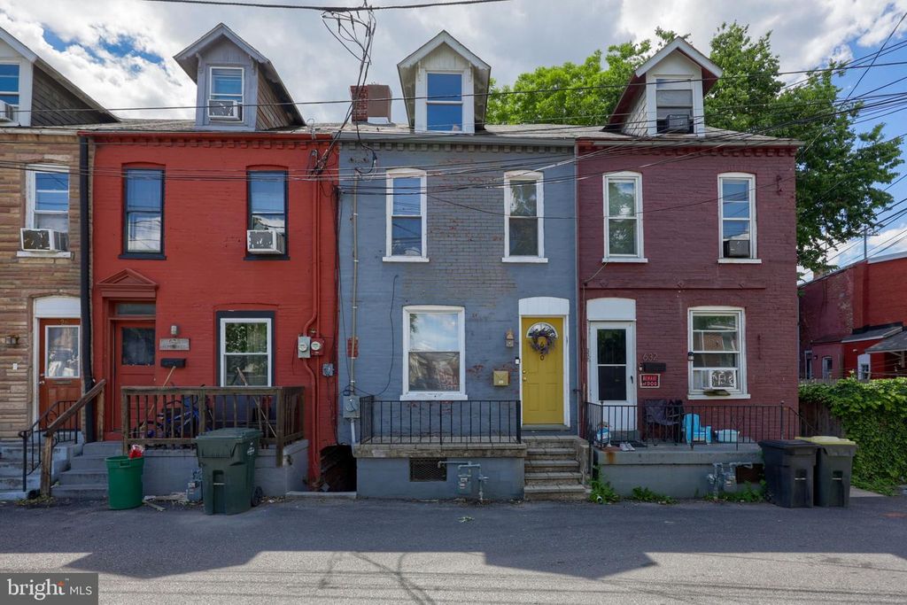 630 N MARKET ST, Lancaster, PA 17603