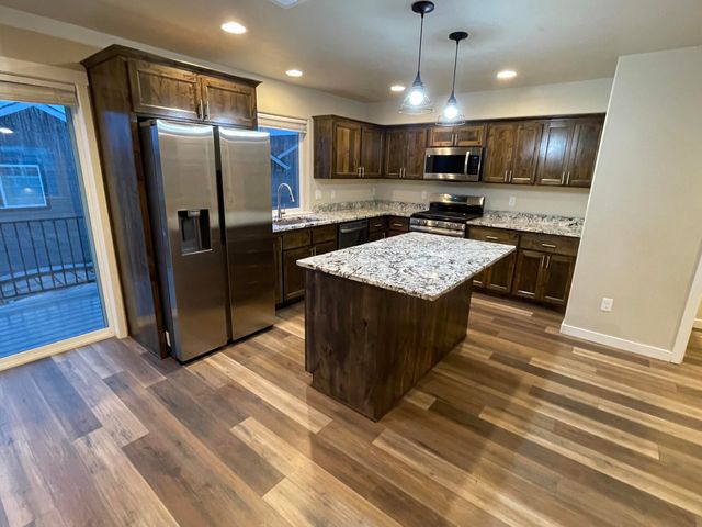 7857 28th Street, White City, OR 97503