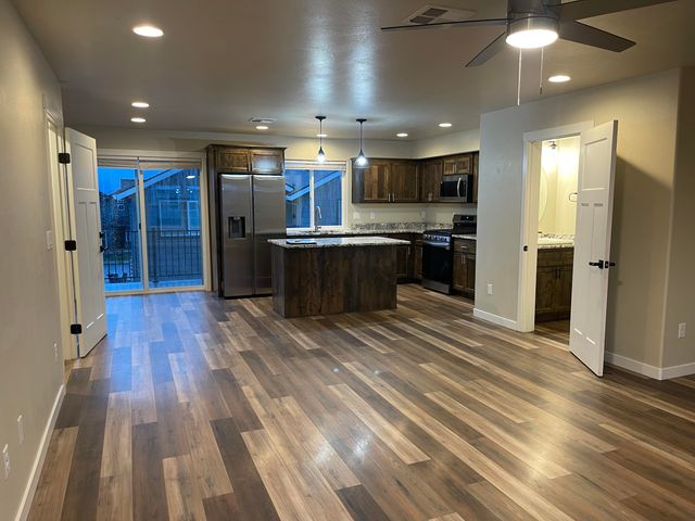 7857 28th Street, White City, OR 97503