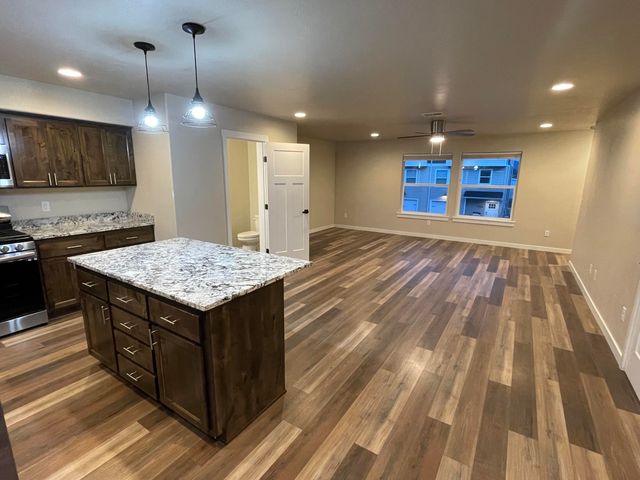 7857 28th Street, White City, OR 97503