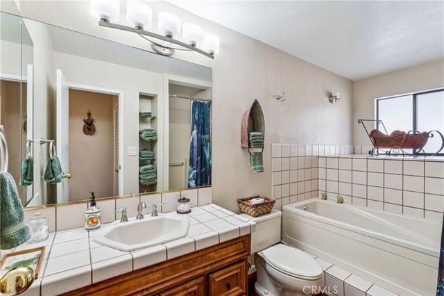 25089 Moon, Crestline, CA 92325